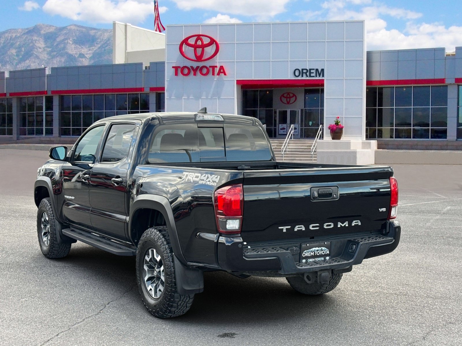 Used 2019 Toyota Tacoma TRD Off-Road w/ Technology Package AWD/4WD image 5