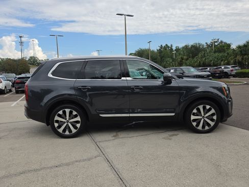 Used 2022 Kia Telluride EX w/ EX Premium Package FWD image 8