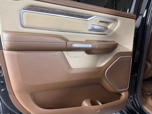 Used 2019 RAM 1500 Laramie AWD/4WD image 28