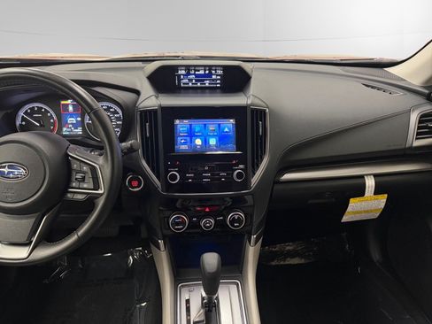 Certified 2023 Subaru Forester Premium AWD/4WD image 11