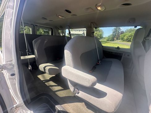 Used 2013 Ford E-350 and Econoline 350 XLT RWD image 11