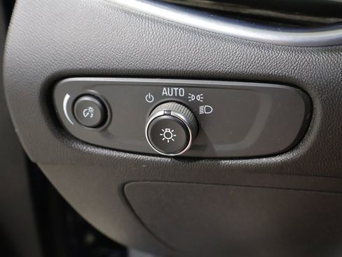 Used 2021 Chevrolet Malibu LT FWD image 32