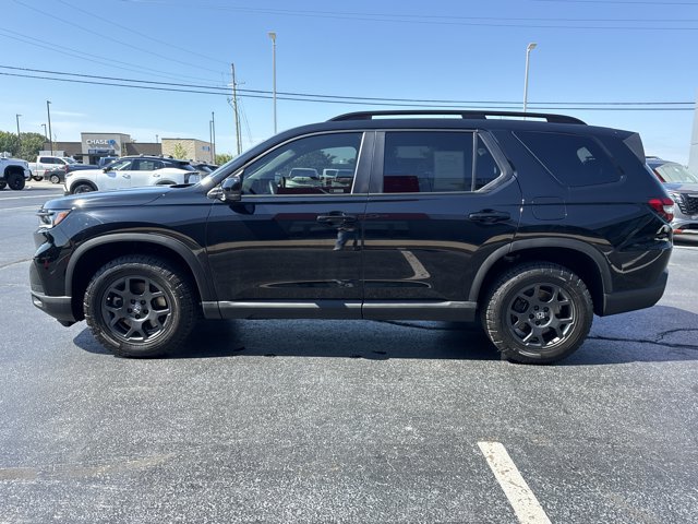 Used 2025 Honda Pilot TrailSport image 13