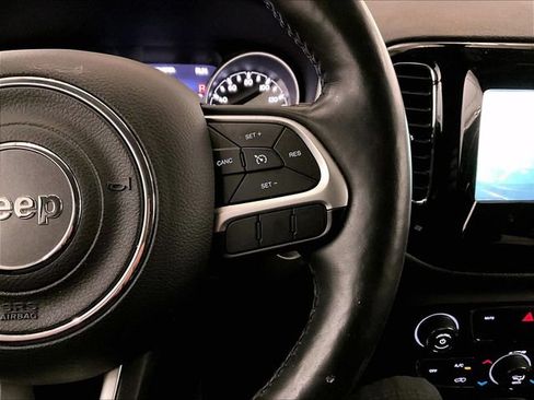 Used 2018 Jeep Compass Latitude w/ Popular Equipment Group AWD/4WD image 18