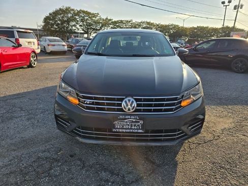 Used 2017 Volkswagen Passat 1.8T R-Line image 4