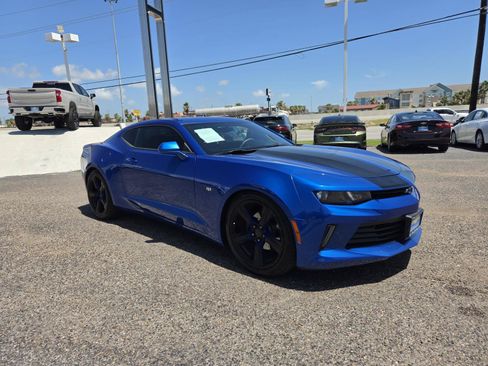 Used 2016 Chevrolet Camaro LT w/ Technology Package RWD image 7