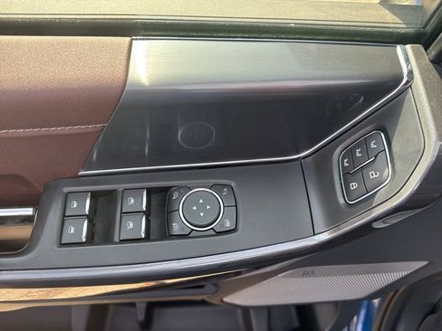 Used 2022 Ford F150 Lariat w/ Equipment Group 502A High image 9