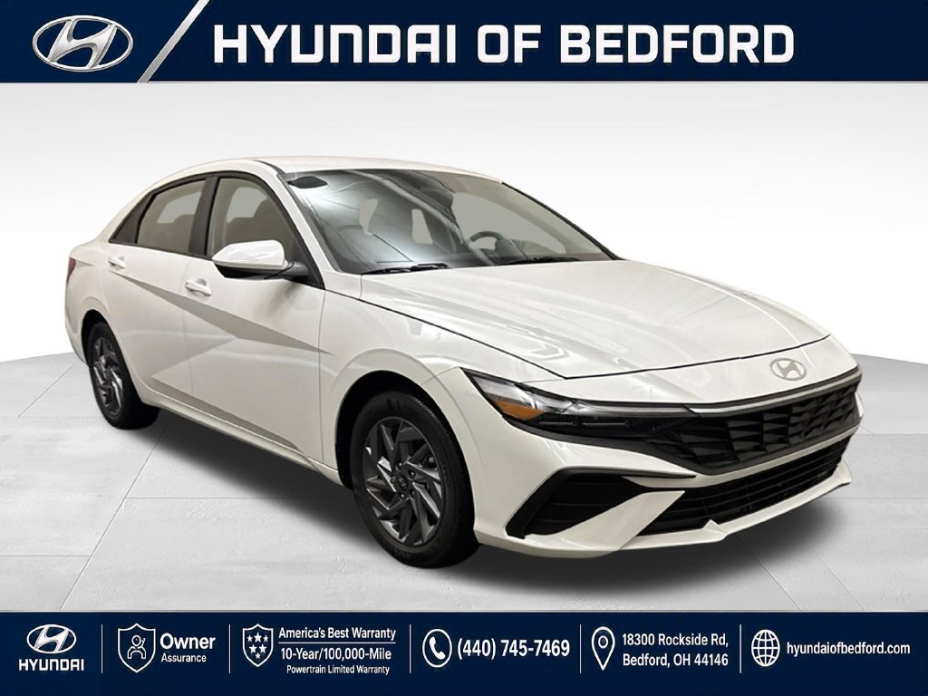 Used 2024 Hyundai Elantra SEL FWD image 3