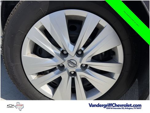 Used 2025 Nissan Sentra S FWD image 9