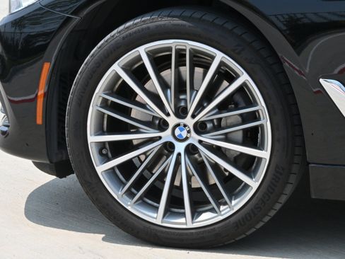 Used 2020 BMW 530i w/ Convenience Package RWD image 11