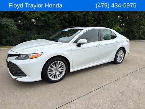 Used 2020 Toyota Camry XLE w/ Driver Assist Package FWD image 1