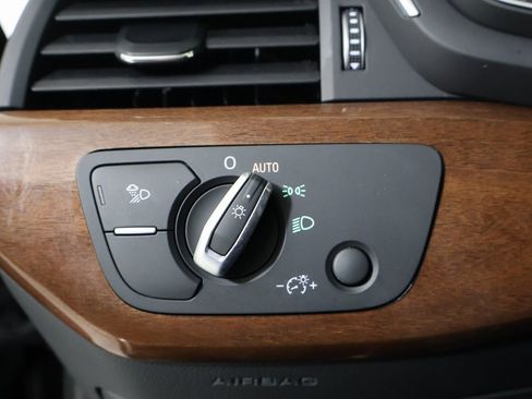 Used 2023 Audi A4 2.0T Premium w/ Convenience Package image 25