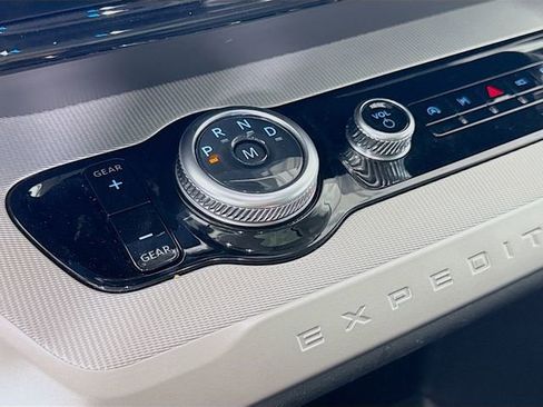 Used 2025 Ford Expedition Max Active image 17