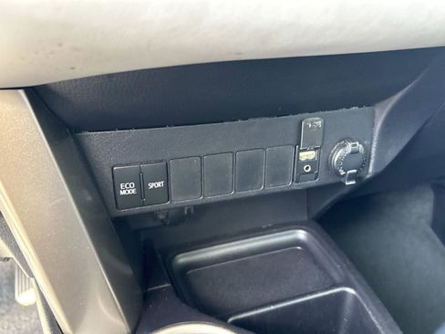 Used 2015 Toyota RAV4 XLE image 30