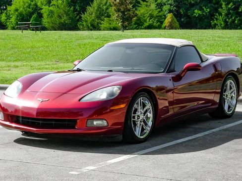 Used 2007 Chevrolet Corvette Convertible w/ Preferred Equipment Group RWD image 3