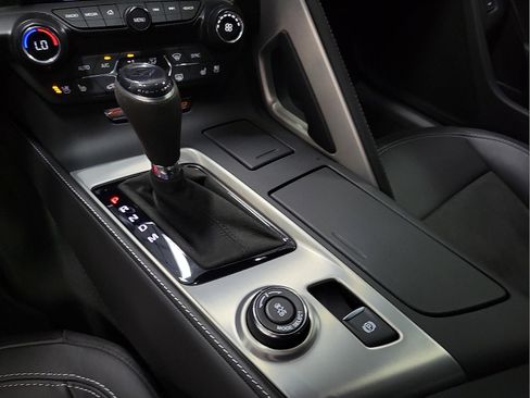 Used 2018 Chevrolet Corvette Z06 RWD image 19