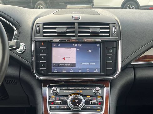 Used 2020 Lincoln Continental AWD w/ Premium Package image 24
