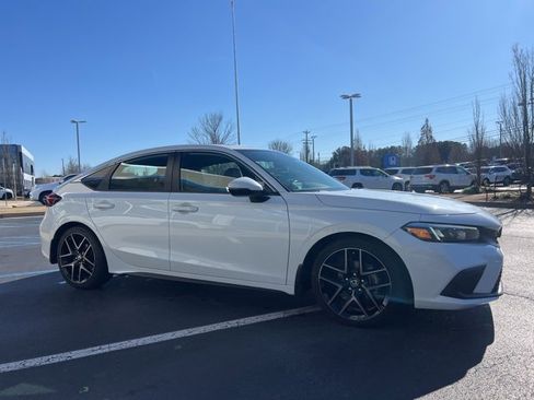 Certified 2024 Honda Civic Sport Touring image 4