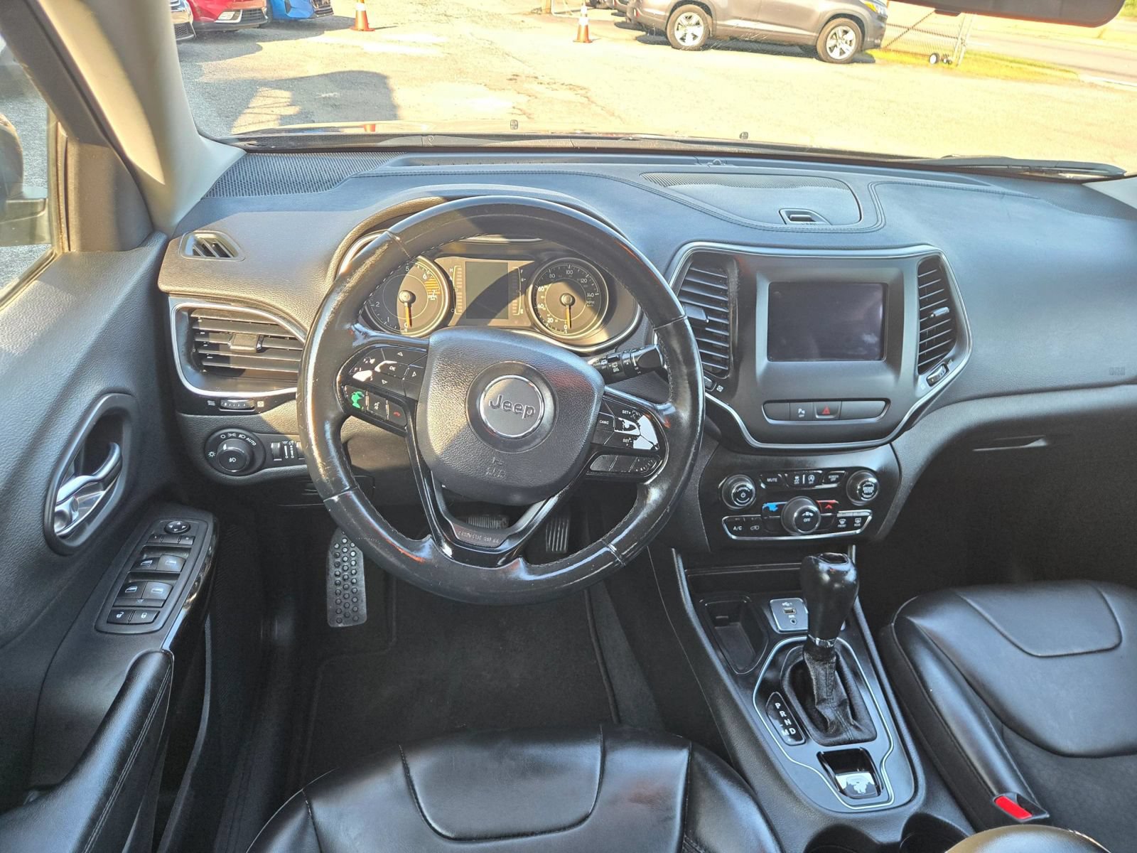 Used 2020 Jeep Cherokee Latitude Plus FWD image 5