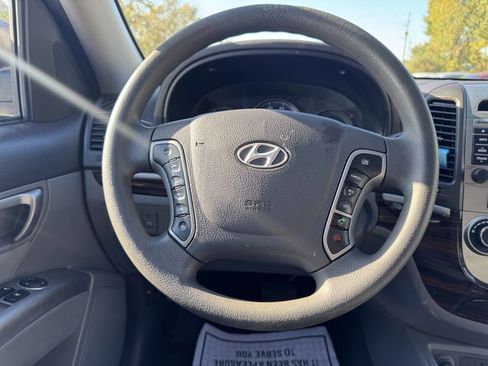 Used 2010 Hyundai Santa Fe GLS image 17