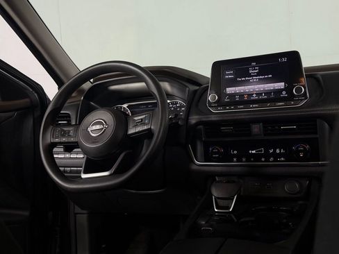 Used 2023 Nissan Rogue SV image 24