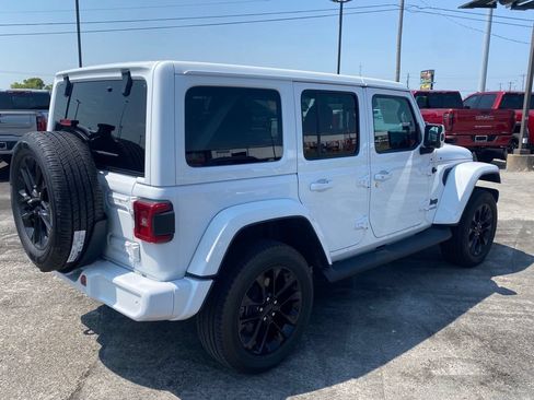 Used 2021 Jeep Wrangler Unlimited Sahara AWD/4WD image 5