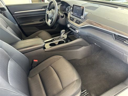 Used 2023 Nissan Altima 2.5 SV image 35