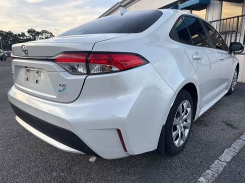 Used 2022 Toyota Corolla LE FWD image 4