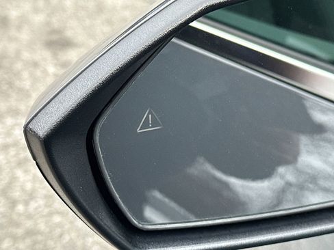 Used 2024 Hyundai Elantra SEL w/ Convenience Package image 16