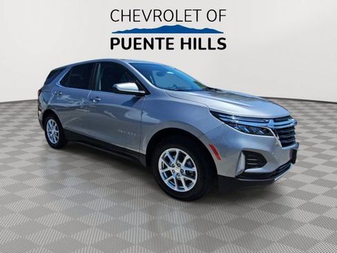 Used 2023 Chevrolet Equinox LT FWD image 2