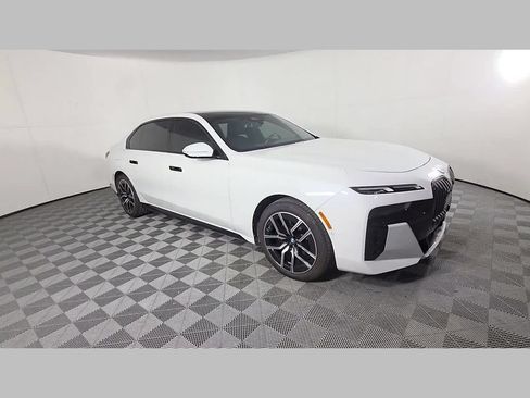 Used 2023 BMW 740i w/ Parking Assistance Package RWD image 34