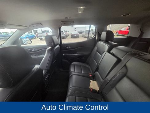 Used 2023 GMC Acadia SLT AWD/4WD image 13