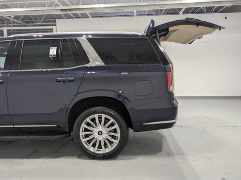 Certified 2021 Cadillac Escalade Premium Luxury image 11