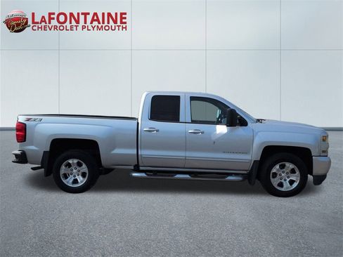 Used 2018 Chevrolet Silverado 1500 LT w/ All Star Edition image 9
