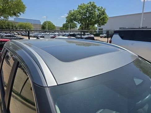 Used 2023 Nissan Rogue SV w/ SV Premium B Package FWD image 2