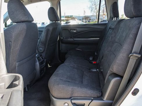 Used 2020 Honda Pilot EX image 17