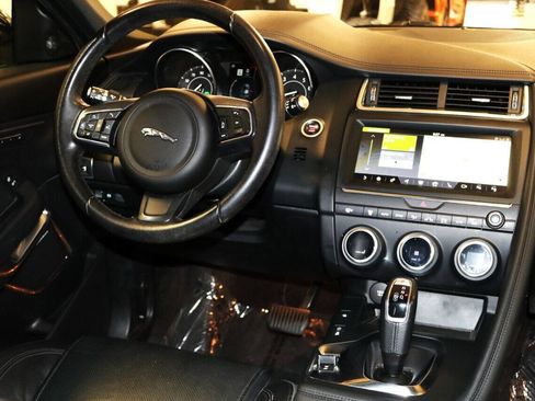 Used 2020 Jaguar E-PACE SE image 22