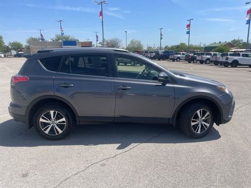 Used 2018 Toyota RAV4 XLE AWD/4WD image 13