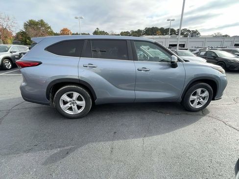 Used 2023 Toyota Highlander LE image 12