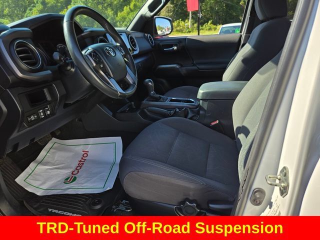 Used 2017 Toyota Tacoma TRD Off-Road w/ Tow Package (A/T) AWD/4WD image 11