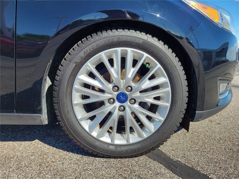 Used 2017 Ford Focus Titanium FWD image 5