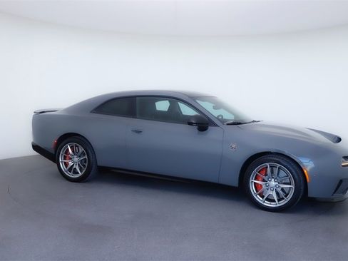 Used 2025 Dodge Charger R/T Scat Pack w/ Track Pack image 10