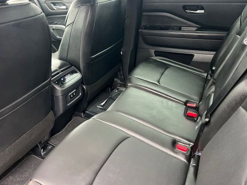 New 2026 Nissan Pathfinder SL FWD image 5