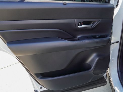 Certified 2025 Toyota Grand Highlander AWD image 26