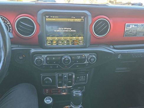 Used 2018 Jeep Wrangler Unlimited Rubicon AWD/4WD image 19