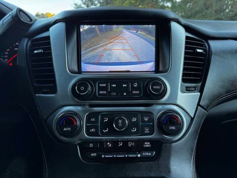 Used 2017 GMC Yukon SLE w/ SLE Value Package image 14