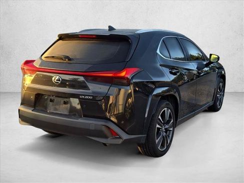 Used 2022 Lexus UX 200 w/ Premium Package FWD image 5