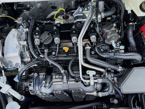 New 2025 Mitsubishi Outlander SE image 33