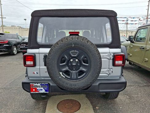 Used 2024 Jeep Wrangler Unlimited Sport AWD/4WD image 5
