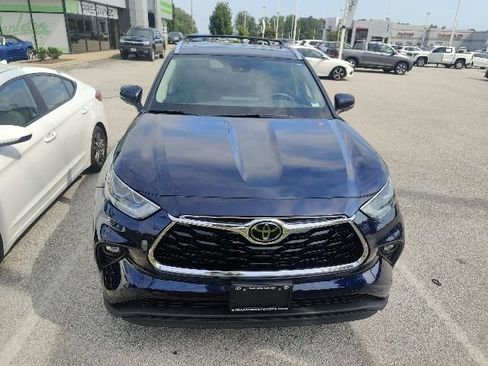 Used 2022 Toyota Highlander Limited AWD/4WD image 17